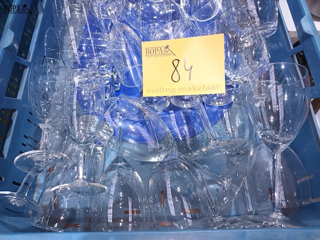 Lot 84 - glazen - afbeelding 3 van  3