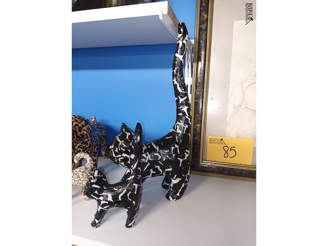 Lot 84 - katten en honden. 7 stuks - afbeelding 2 van  4