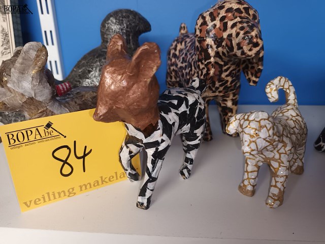 Lot 84 - katten en honden. 7 stuks - afbeelding 3 van  4