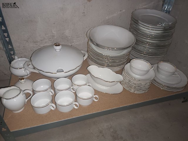 Lot 84 - keukengerei en huisraad. inhoud rek - afbeelding 5 van  5