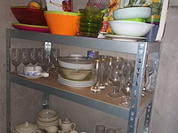 Lot 84 - keukenmateriaal en huisraad - afbeelding 2 van  5