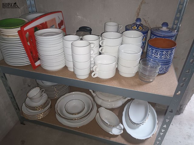 Lot 84 - keukenmateriaal en huisraad - afbeelding 3 van  5