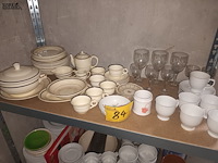 Lot 84 - keukenmateriaal en huisraad - afbeelding 4 van  5