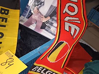 Lot 84 - kledij en plaids - afbeelding 2 van  5