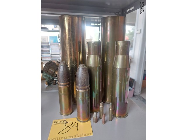 Lot 84 - kogelhulzen, ong. 10 stuks - afbeelding 1 van  2