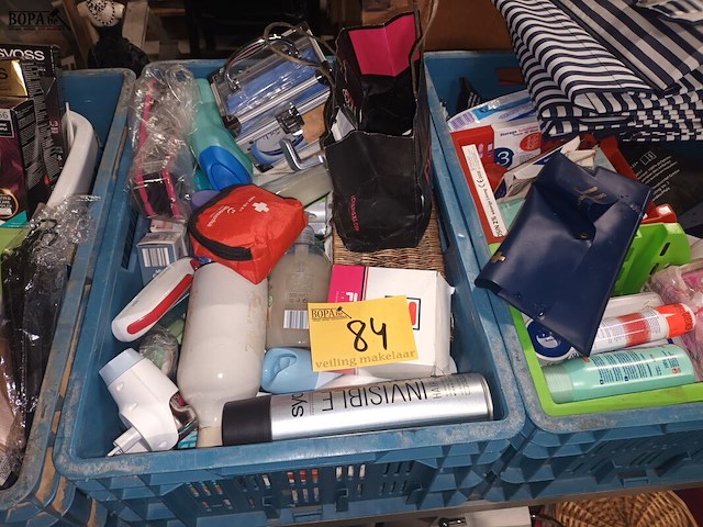 Lot 84 - lot persoonlijke verzorging - afbeelding 1 van  6