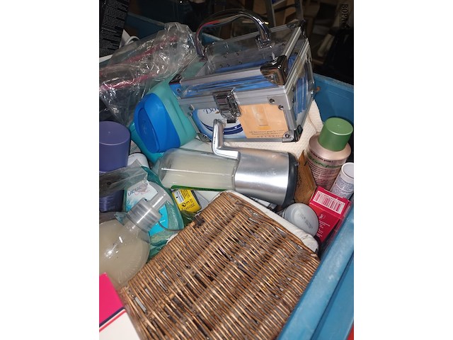 Lot 84 - lot persoonlijke verzorging - afbeelding 4 van  6