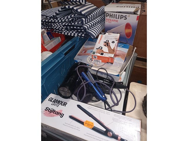 Lot 84 - lot persoonlijke verzorging - afbeelding 6 van  6