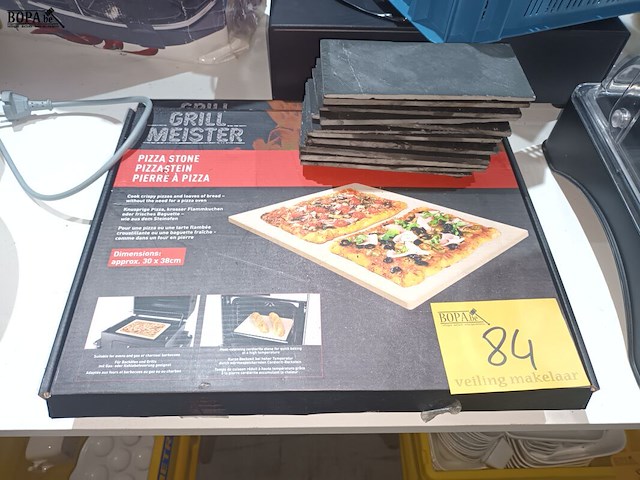 Lot 84 - pizza stenen en leistenen - afbeelding 1 van  3