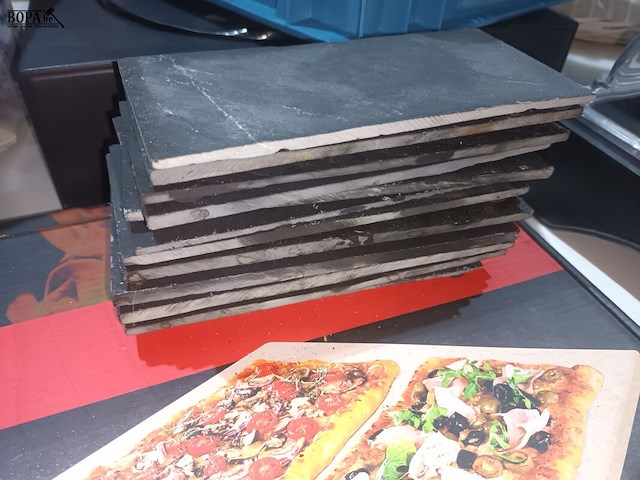 Lot 84 - pizza stenen en leistenen - afbeelding 3 van  3