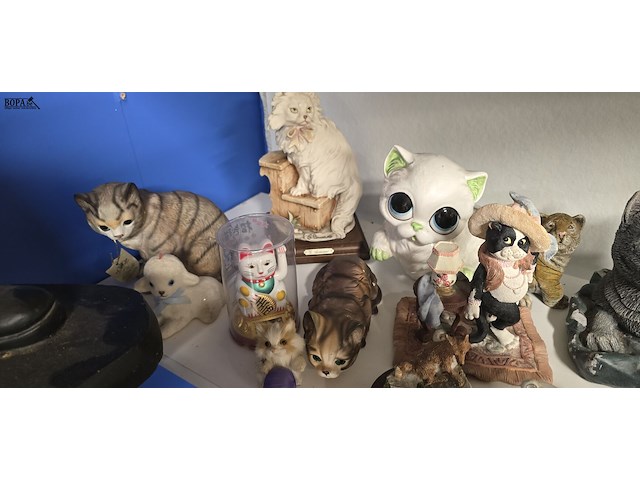 Lot 84 - poezen beeldjes ong 27 stuks - afbeelding 2 van  4