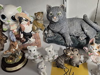 Lot 84 - poezen beeldjes ong 27 stuks - afbeelding 3 van  4