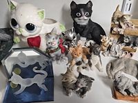 Lot 84 - poezen beeldjes ong 27 stuks - afbeelding 4 van  4