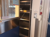 Lot 84 - rvs folderkast - afbeelding 1 van  3