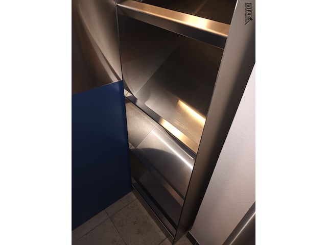 Lot 84 - rvs folderkast - afbeelding 2 van  3