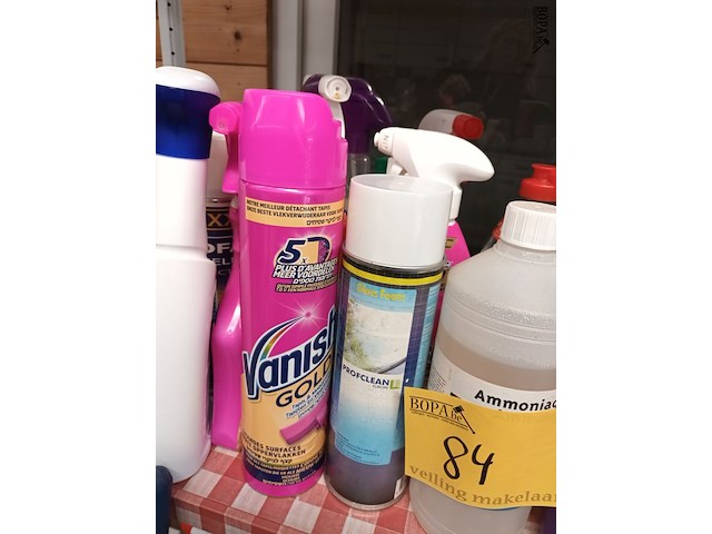 Lot 84 - schoonmaakproducten - afbeelding 2 van  6
