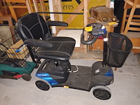 Lot 84 - scootmobiel invacare colibri - afbeelding 1 van  6
