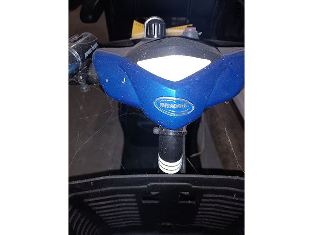 Lot 84 - scootmobiel invacare colibri - afbeelding 3 van  6
