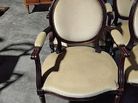 Lot 84 - set eetkamerstoelen louis xvi stijl met ovalen rugleuning 6 - afbeelding 2 van  3