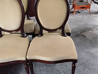 Lot 84 - set eetkamerstoelen louis xvi stijl met ovalen rugleuning 6 - afbeelding 3 van  3