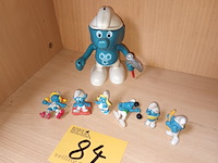 Lot 84 - smurfen figuurtjes. 8 stuks - afbeelding 1 van  3