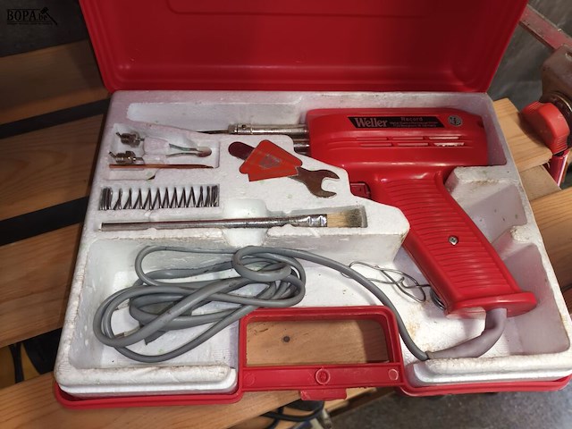 Lot 84 - soldeerpistool weller - afbeelding 1 van  4
