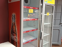 Lot 84 - verticale drankenkoeler coca-cola - afbeelding 1 van  5