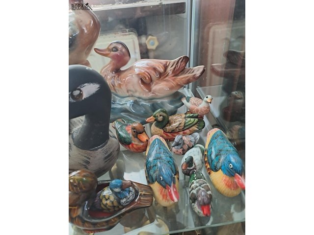 Lot 84 - verzameling decoratieve eenden diverse maten - afbeelding 3 van  3