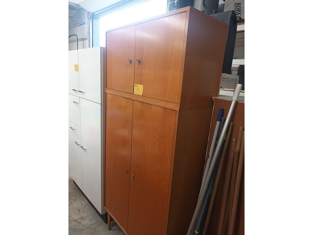 Lot 84 - vintage boekenkast - afbeelding 1 van  4