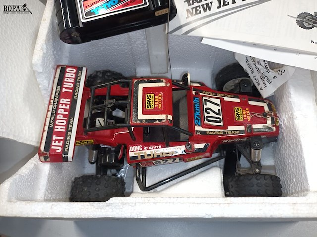 Lot 84 - vintage taiyo jet hopper rc buggy - afbeelding 4 van  5