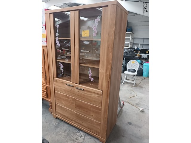 Lot 84 - vitrine kast - afbeelding 1 van  4