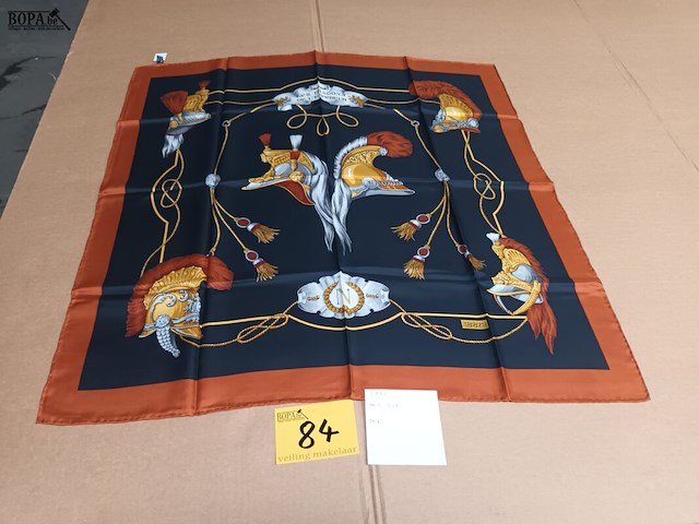 Lot 84 - zijden sjaal erre - afbeelding 1 van  4