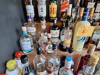 Lot 85 - aangebroken flessen drank - afbeelding 2 van  4