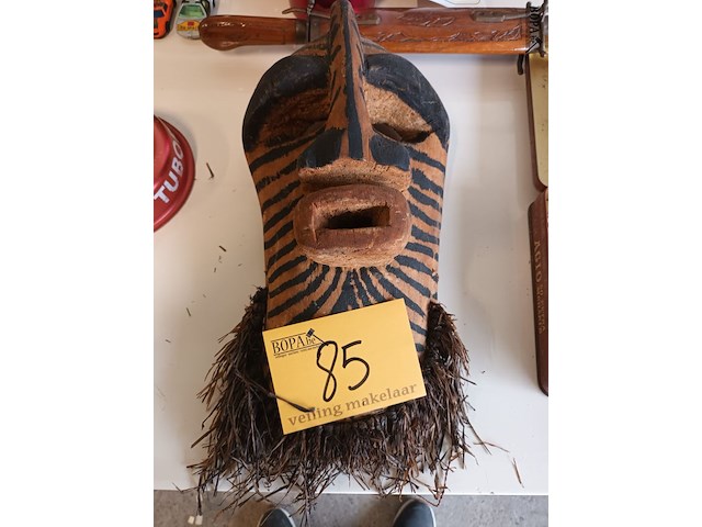 Lot 85 - afrikaans masker - afbeelding 1 van  4