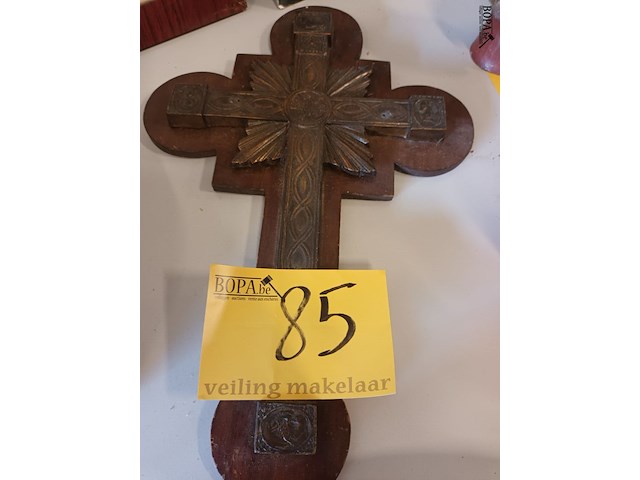 Lot 85 - antiek kruisbeeld - afbeelding 1 van  3
