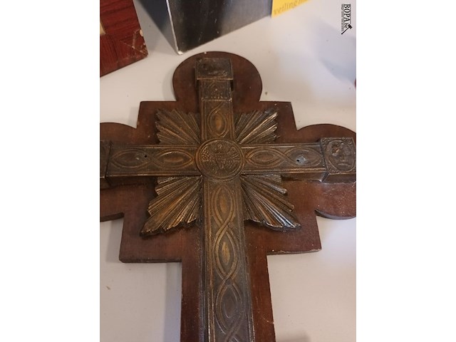 Lot 85 - antiek kruisbeeld - afbeelding 2 van  3