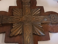 Lot 85 - antiek kruisbeeld - afbeelding 2 van  3