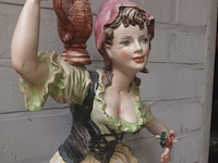 Lot 85 - beeld vrouw met waterkruik - afbeelding 2 van  4