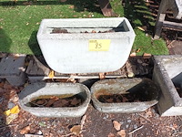 Lot 85 - betonnen bloembakken. 4 stuks - afbeelding 1 van  4