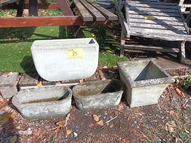 Lot 85 - betonnen bloembakken. 4 stuks - afbeelding 2 van  4