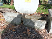 Lot 85 - betonnen bloembakken. 4 stuks - afbeelding 3 van  4