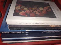 Lot 85 - boeken. 2 bakken - afbeelding 2 van  3