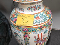 Lot 85 - chinese vaas - afbeelding 1 van  4