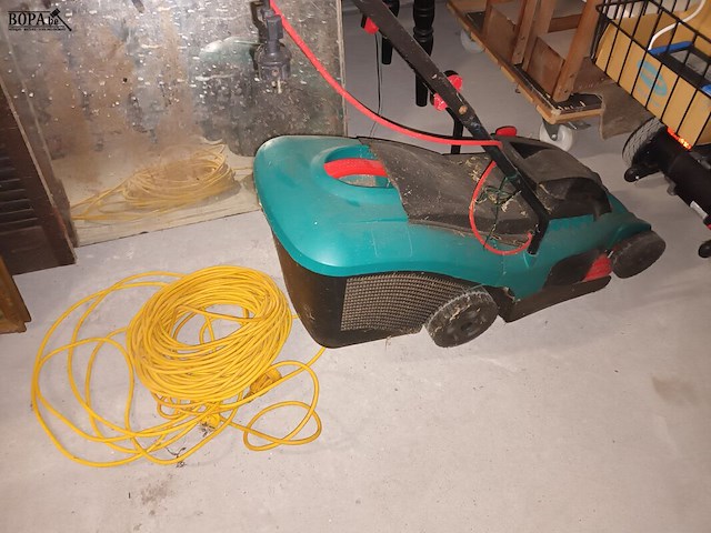 Lot 85 - elektrische grasmaaier bosch - afbeelding 2 van  4