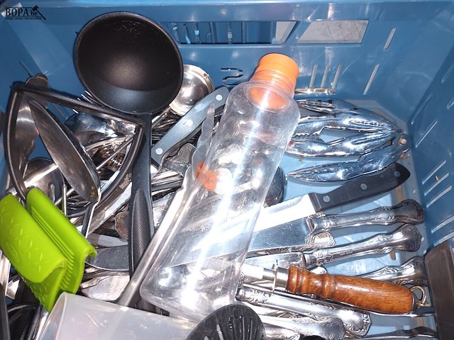 Lot 85 - huisraad. 1 bak - afbeelding 3 van  4