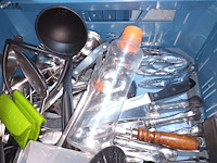 Lot 85 - huisraad. 1 bak - afbeelding 3 van  4