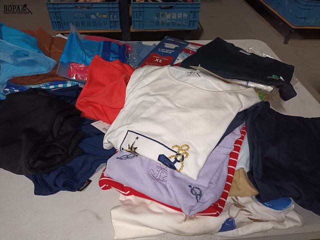 Lot 85 - kledij - afbeelding 5 van  5