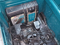 Lot 85 - koffers makita met boren en lader - afbeelding 4 van  6