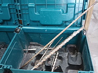 Lot 85 - koffers makita met boren en lader - afbeelding 5 van  6