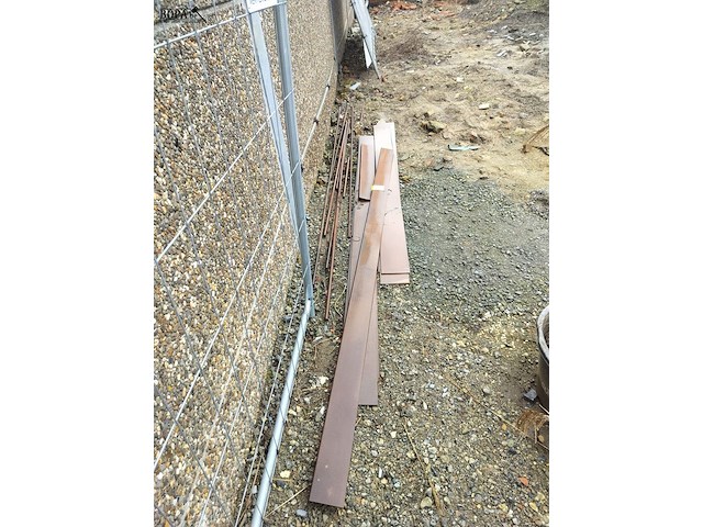 Lot 85 - kortstaal en metaal - afbeelding 2 van  5